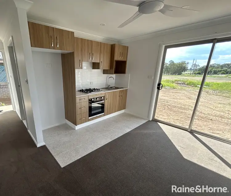 Main view of Homely house listing, 2/6 Rodgers Road, West Tamworth NSW 2340