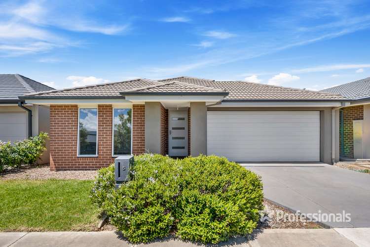 Main view of Homely house listing, 5 Atherton Way, Werribee VIC 3030