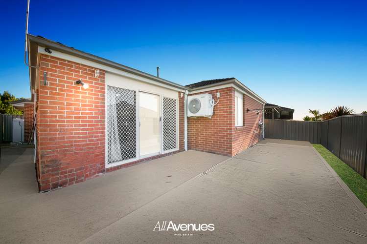 104 Linsell Boulevard, Cranbourne East VIC 3977