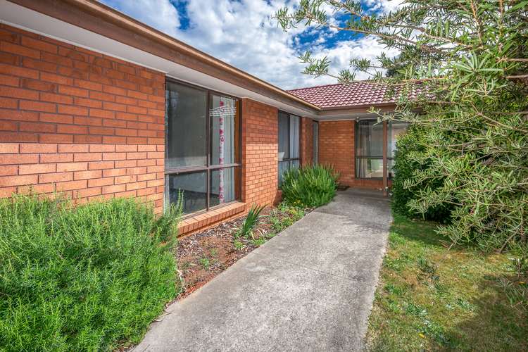 25 Stuart Drive, Woodend VIC 3442