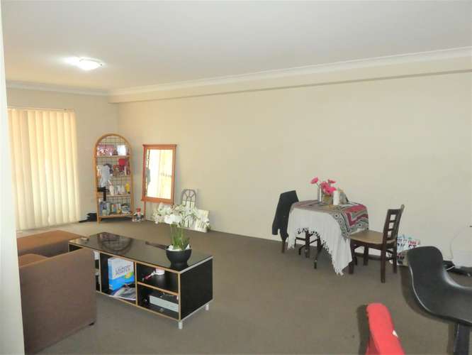 Fourth view of Homely apartment listing, 15/12-16 Toongabbie Road, Toongabbie NSW 2146