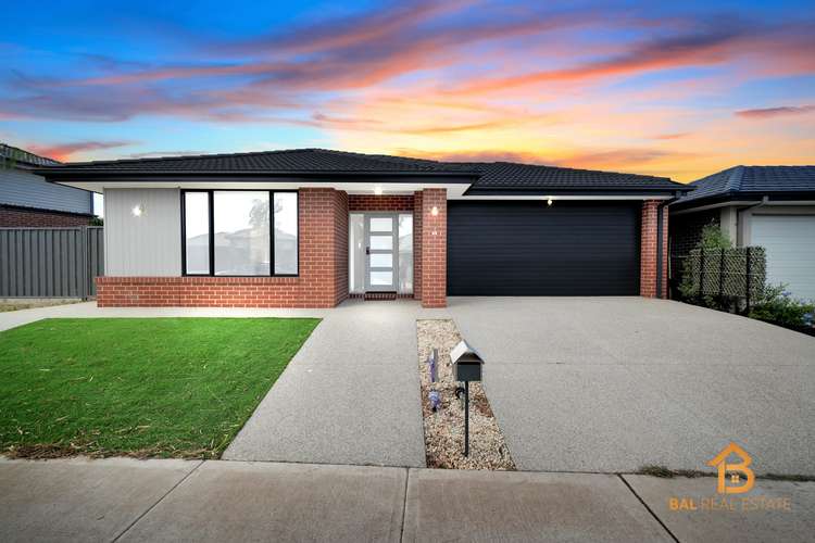 Main view of Homely house listing, 33 Bellerive Crescent, Strathtulloh VIC 3338