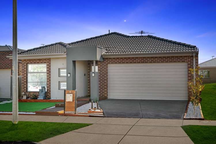 Main view of Homely house listing, 5 Flourish Way, Werribee VIC 3030