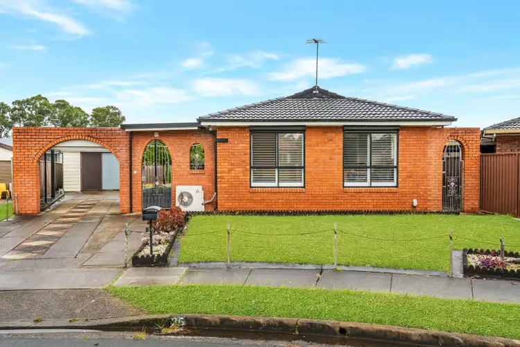 25 Shoalhaven Street
