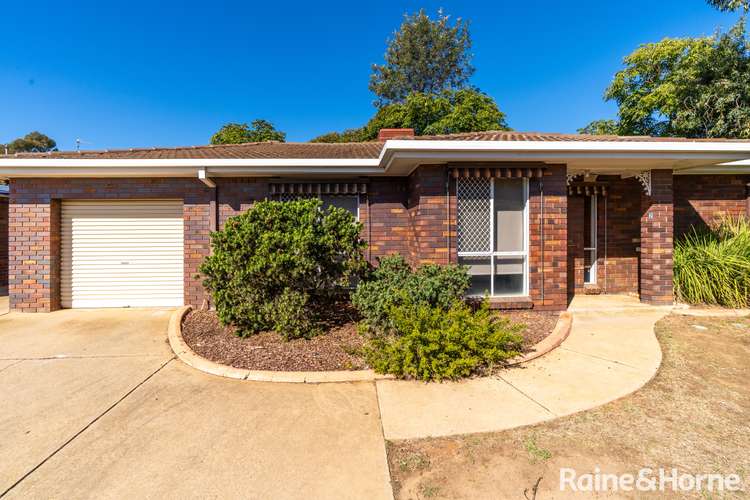 Main view of Homely unit listing, 2/160 Fernleigh Road, Mount Austin NSW 2650