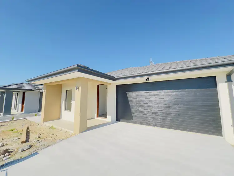 10 Ecurb Street