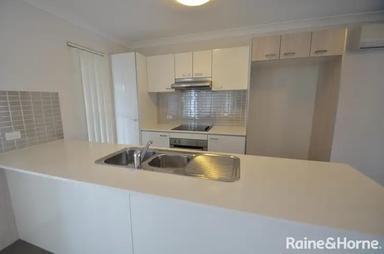30 Allingham St