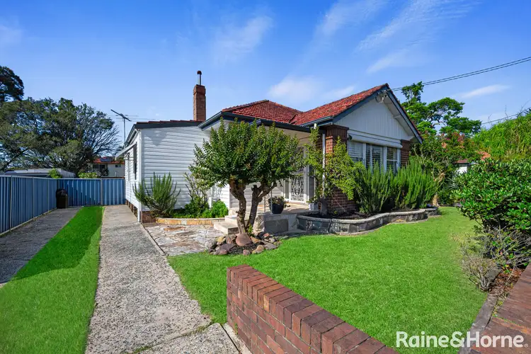 23 Henry Lawson Drive
