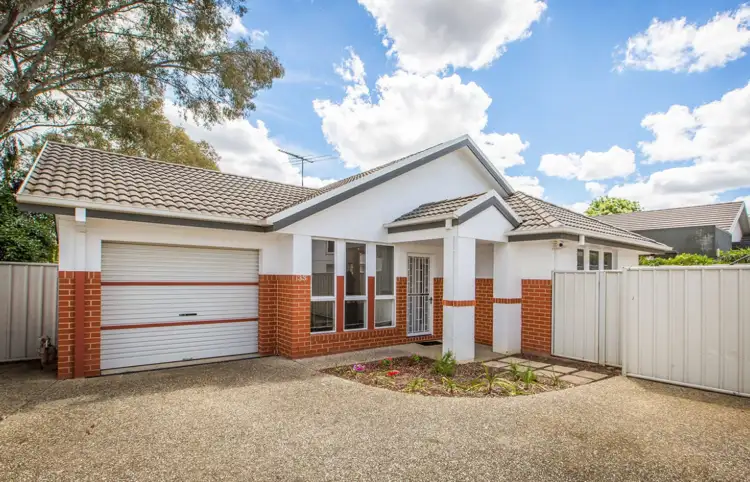 33 Kurrajong Crescent
