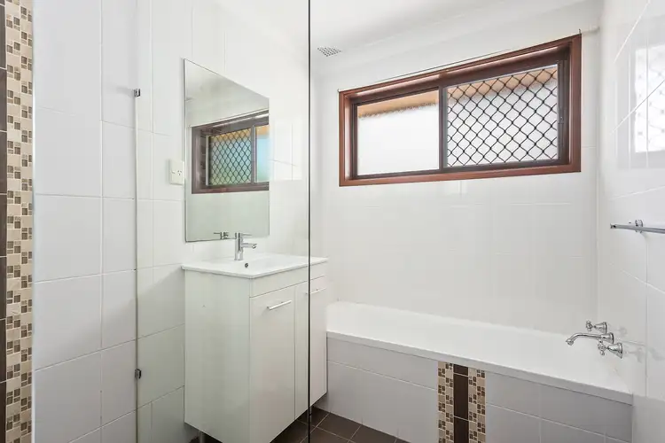 Sixth view of Homely villa listing, 2/41 Griffiths Street, Oak Flats NSW 2529
