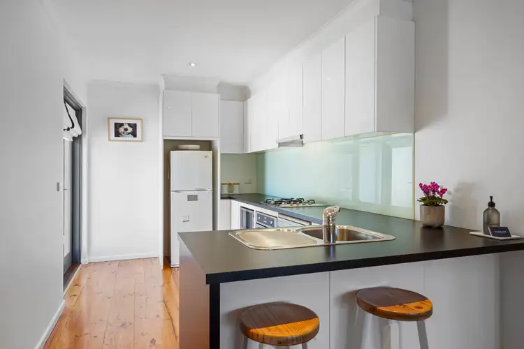 Fourth view of Homely villa listing, 2/9-11 Delacombe Court, Cheltenham VIC 3192