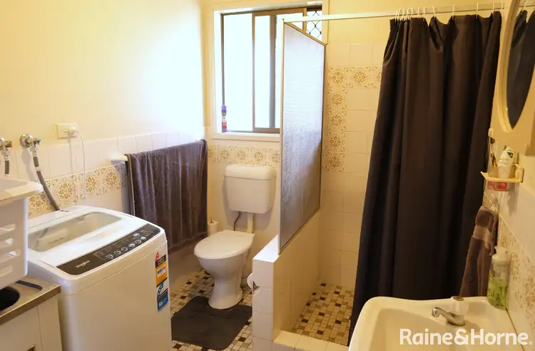 Fifth view of Homely unit listing, 2/37 Oswald Street, Inverell NSW 2360