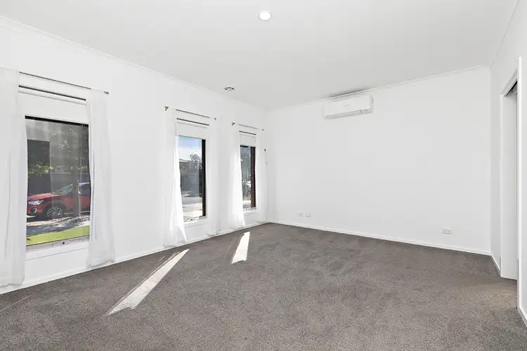Fifth view of Homely house listing, 7 Sunningdale Drive, Hillside VIC 3037