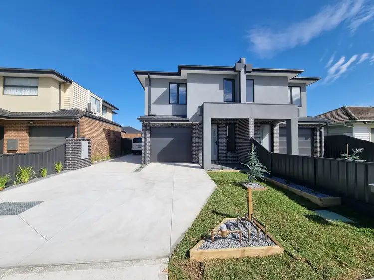 Main view of Homely townhouse listing, 2/39 Charles Street, St Albans VIC 3021