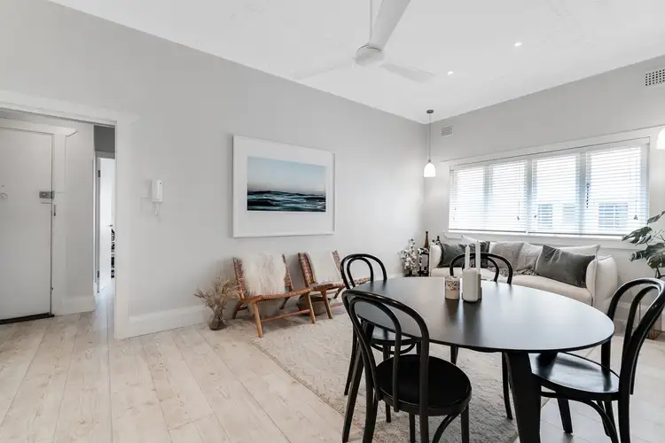 25 Beach Road