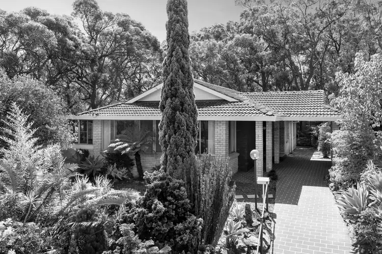 2 Eucla Place