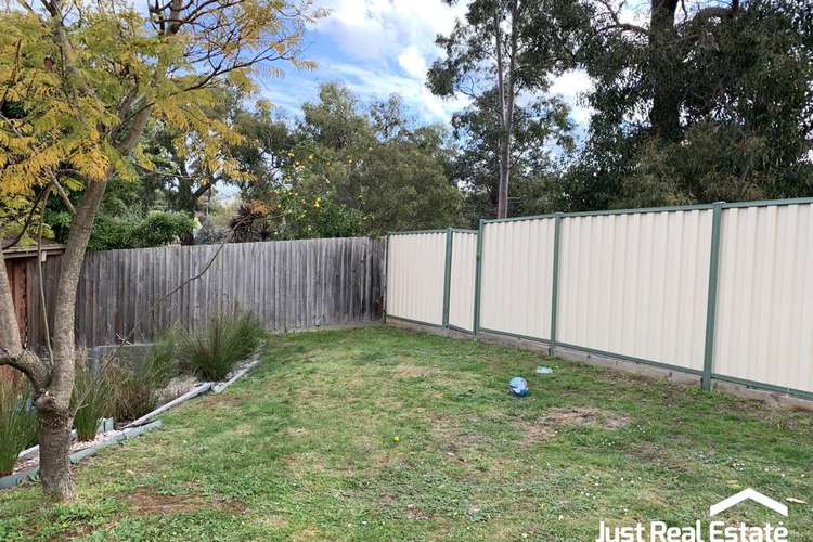 Fifth view of Homely house listing, 19 Damien Court, Pakenham VIC 3810