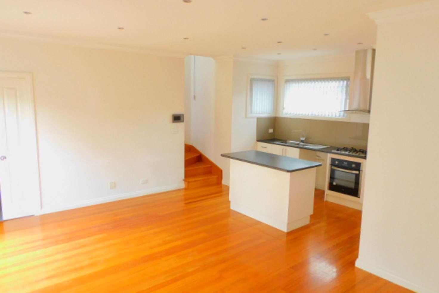 Main view of Homely townhouse listing, 2/686 View Street, Oak Park VIC 3046