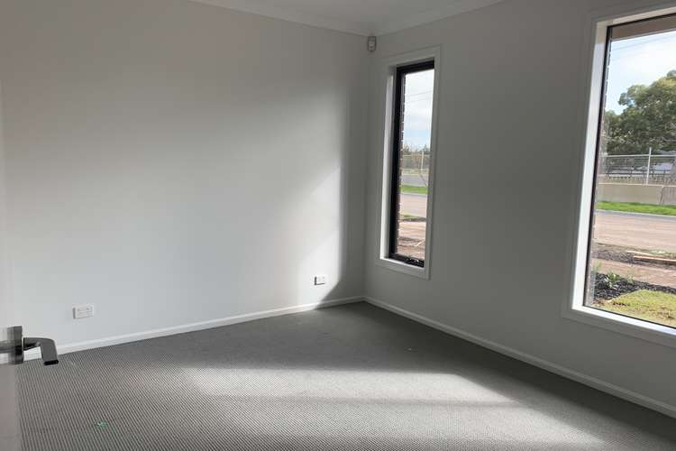 Fifth view of Homely house listing, 25 Eremophila Circuit, Craigieburn VIC 3064