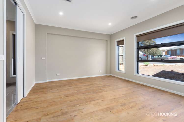 Fifth view of Homely house listing, 10 Lampton Way, Sunbury VIC 3429