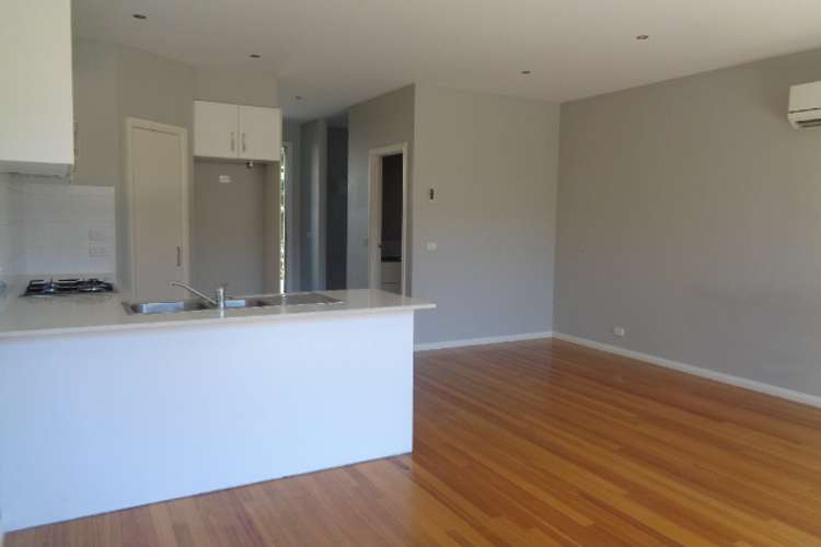 Fifth view of Homely townhouse listing, 2/2 Watt St, Oak Park VIC 3046