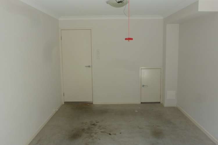 Second view of Homely townhouse listing, C/86 CARSELGROVE AVE 86 CARSELGROVE, Fitzgibbon QLD 4018
