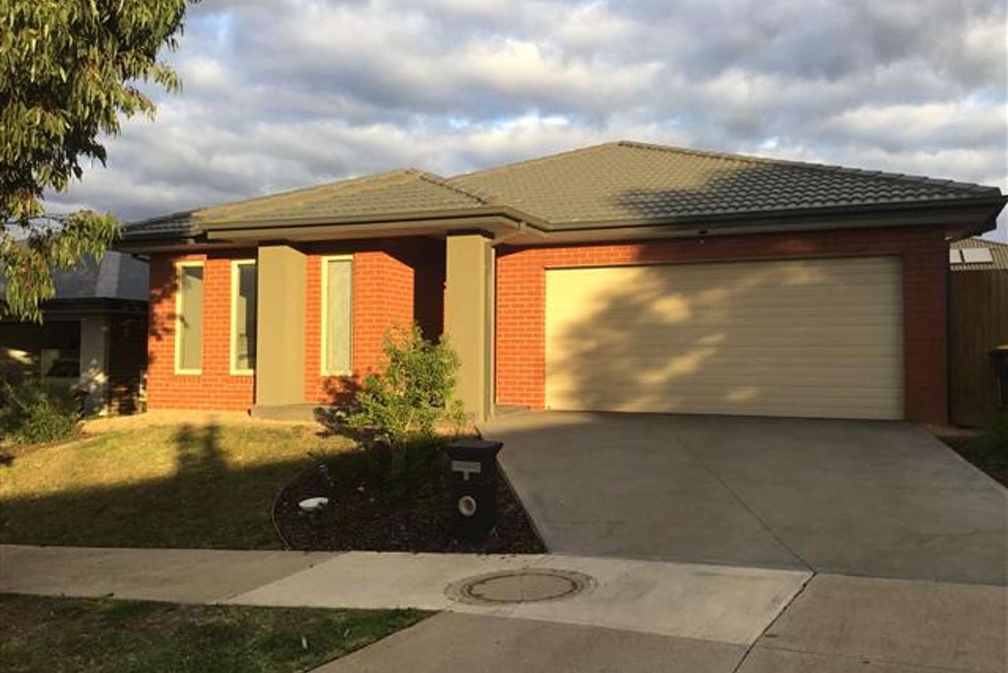 Main view of Homely house listing, 8 Eileens Way, Sunbury VIC 3429