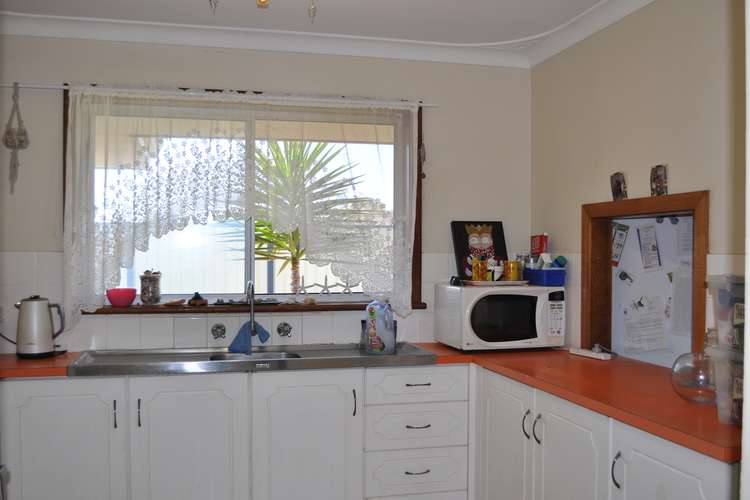 Fifth view of Homely house listing, 32 Archer Street, Utakarra WA 6530