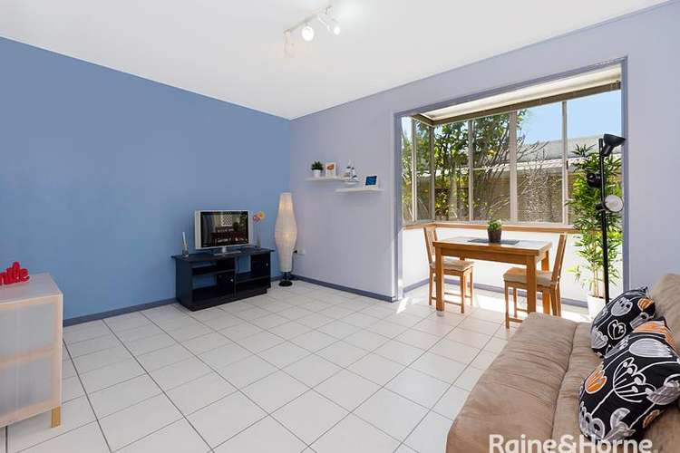 Main view of Homely unit listing, 2/70 Mitre Street, St Lucia QLD 4067