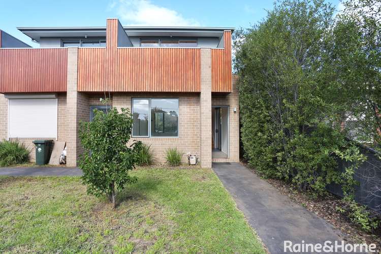 Second view of Homely townhouse listing, 2/17 Eileen Street, Hadfield VIC 3046