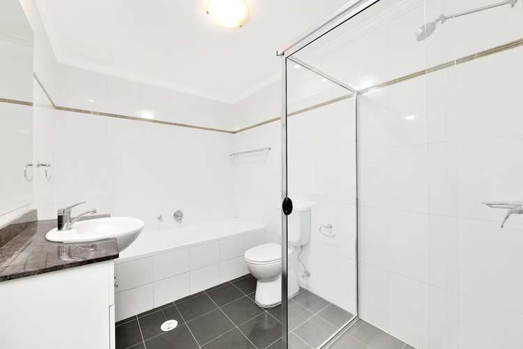 Fifth view of Homely apartment listing, 158/4 Dolphin Close, Chiswick NSW 2046