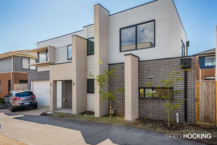 Main view of Homely townhouse listing, 7 Bateman Court, Carrum Downs VIC 3201