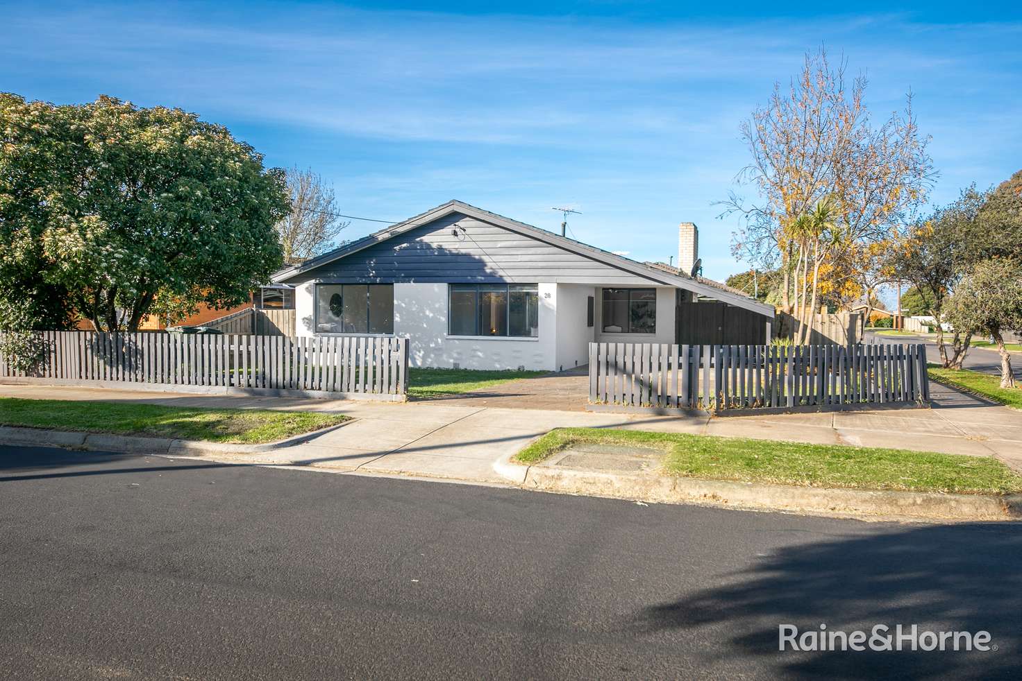 Main view of Homely house listing, 28 Lindsay Avenue, Sunbury VIC 3429