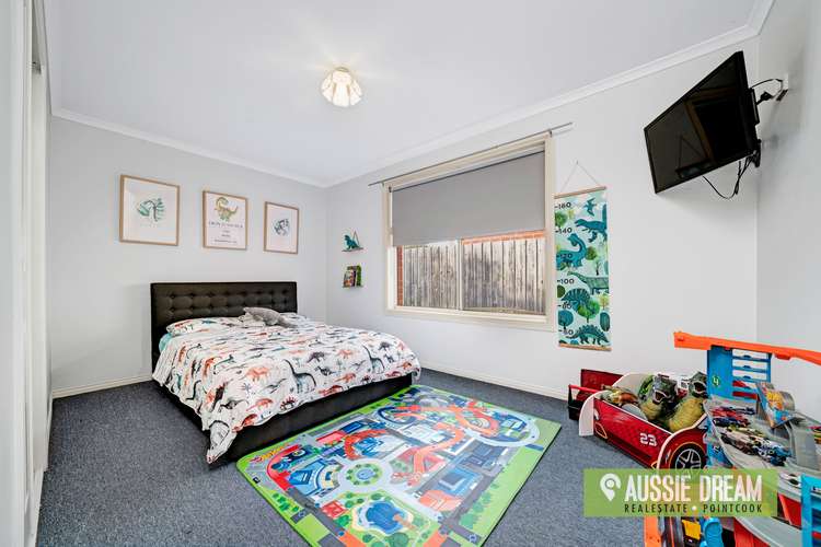 Fifth view of Homely house listing, 32 Vine Court, Hillside VIC 3037