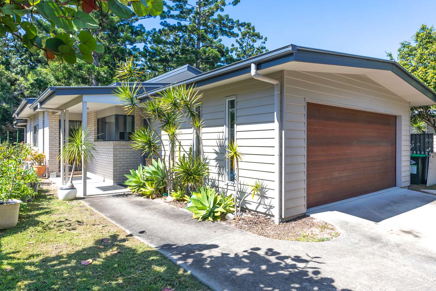 Main view of Homely semiDetached listing, 2/15 Boondoon Crescent, Ocean Shores NSW 2483