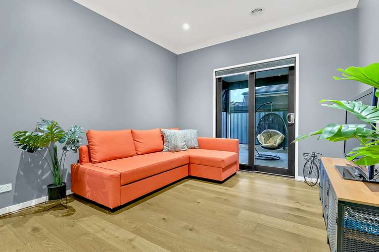 Seventh view of Homely house listing, 4 Banjolina Circuit, Craigieburn VIC 3064