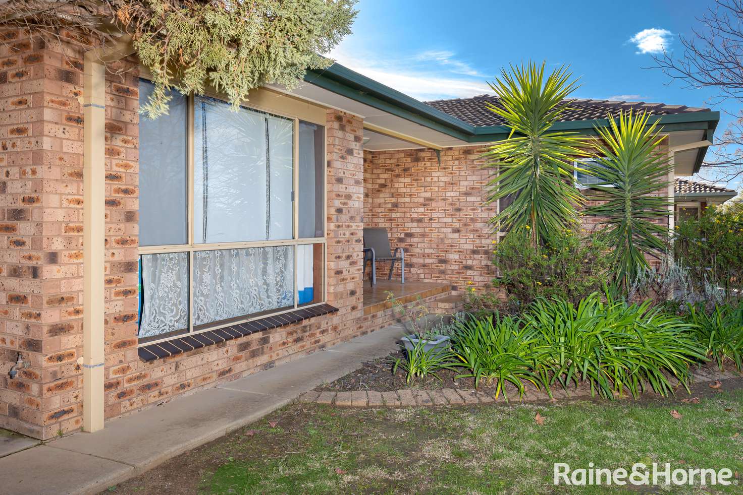 Main view of Homely unit listing, 2/11 Wewak Street, Ashmont NSW 2650