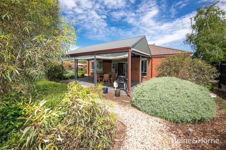 Second view of Homely house listing, 19 Semillon Court, Sunbury VIC 3429