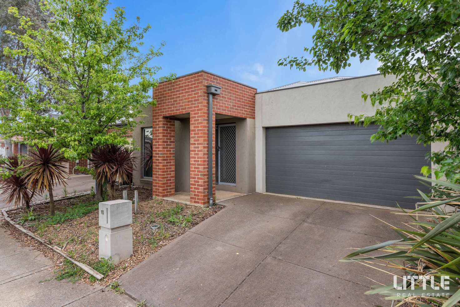 Main view of Homely house listing, 10 Hoddle Link, Manor Lakes VIC 3024