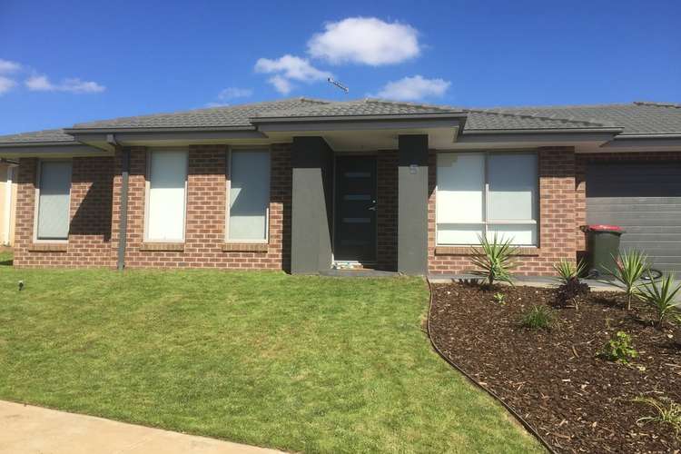 Second view of Homely house listing, 5 Lampton Way, Sunbury VIC 3429