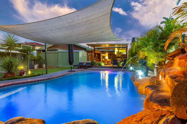 6 Village Dr
