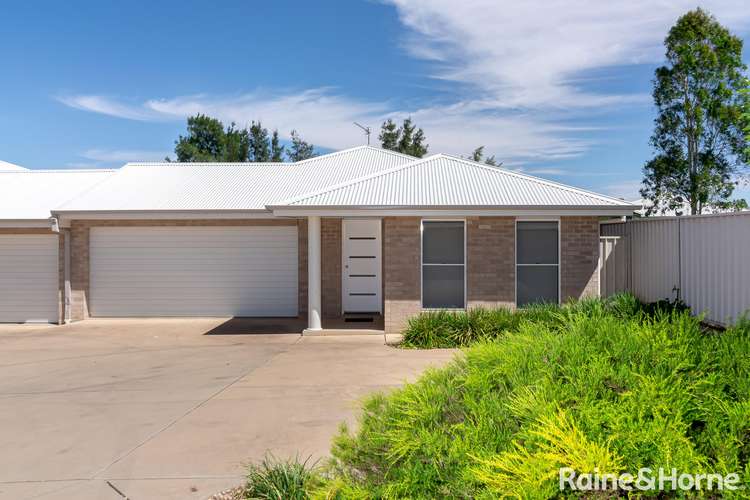 Main view of Homely house listing, 2/24 Dundale Crescent, Estella NSW 2650