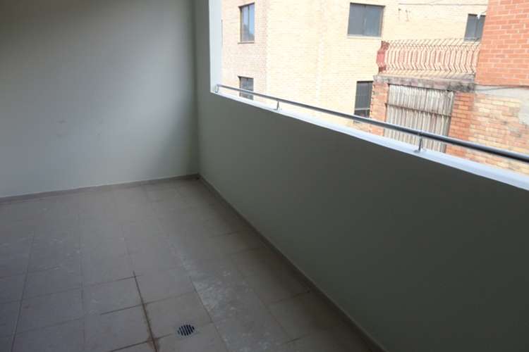 Fourth view of Homely apartment listing, 2/101 Holmes Street, Brunswick VIC 3056