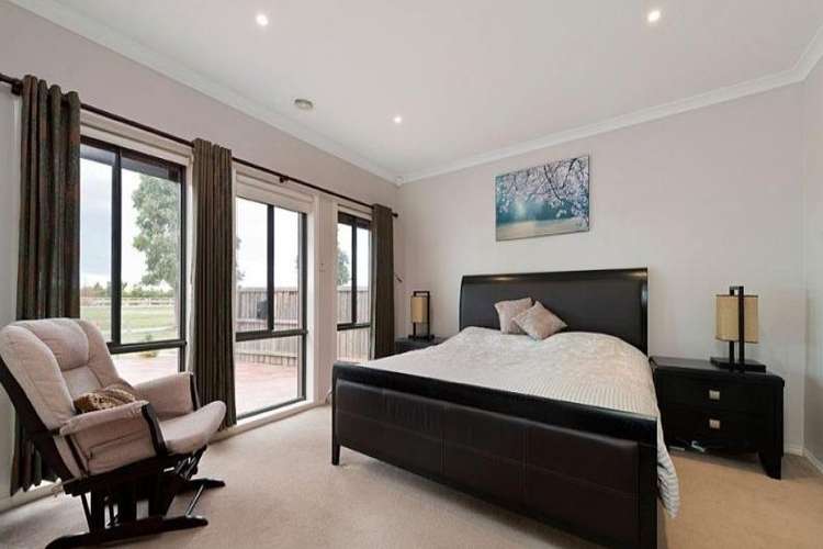 Second view of Homely house listing, 3 Iris Place, Point Cook VIC 3030