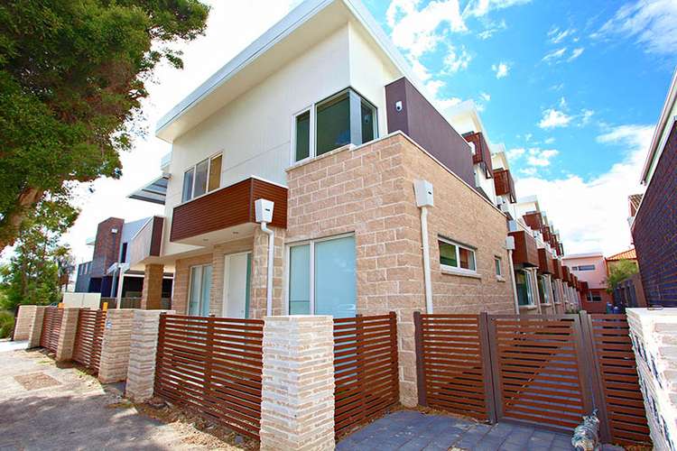 Main view of Homely townhouse listing, 2/2 Cumming Street, Brunswick West VIC 3055