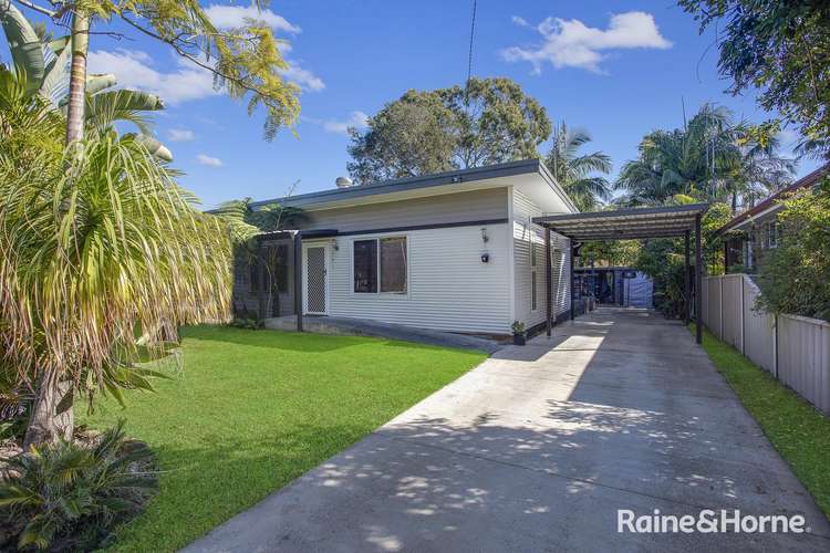 4 Murrumbong Road, Summerland Point NSW 2259