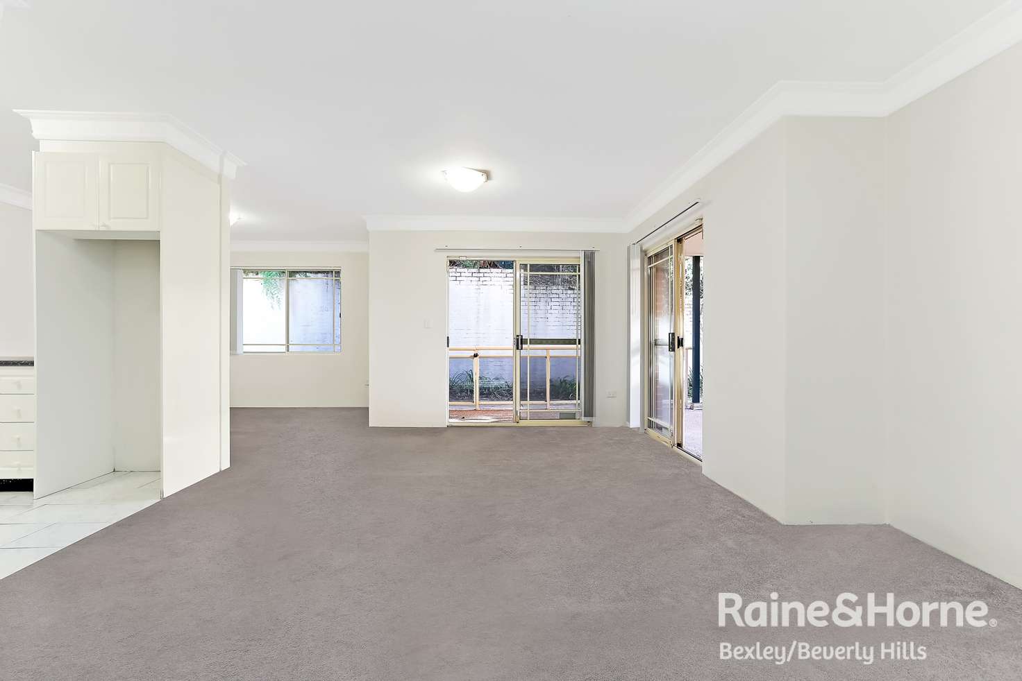 Main view of Homely unit listing, 2/16-20 Winchester Street, Carlton NSW 2218
