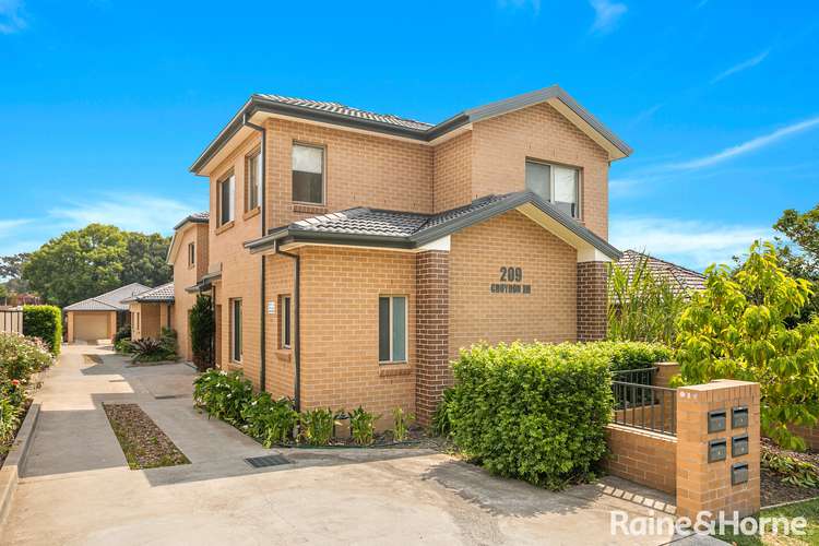Main view of Homely townhouse listing, 2/209 Croydon Road, Hurstville NSW 2220
