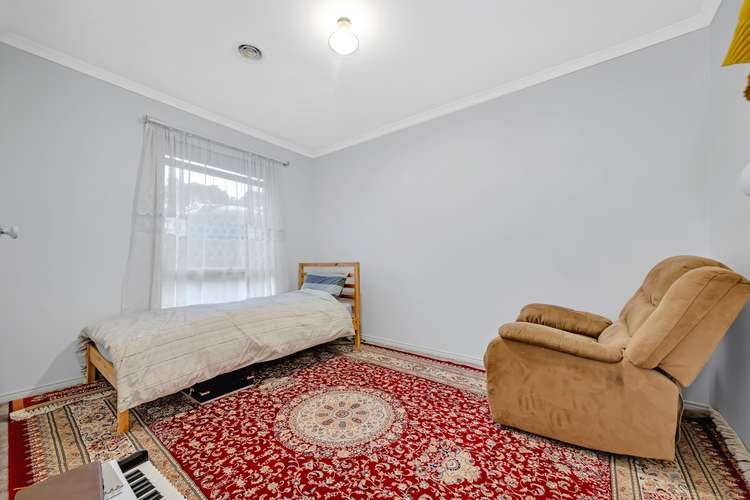 Sixth view of Homely house listing, 10 Bronhill Court, Cranbourne West VIC 3977