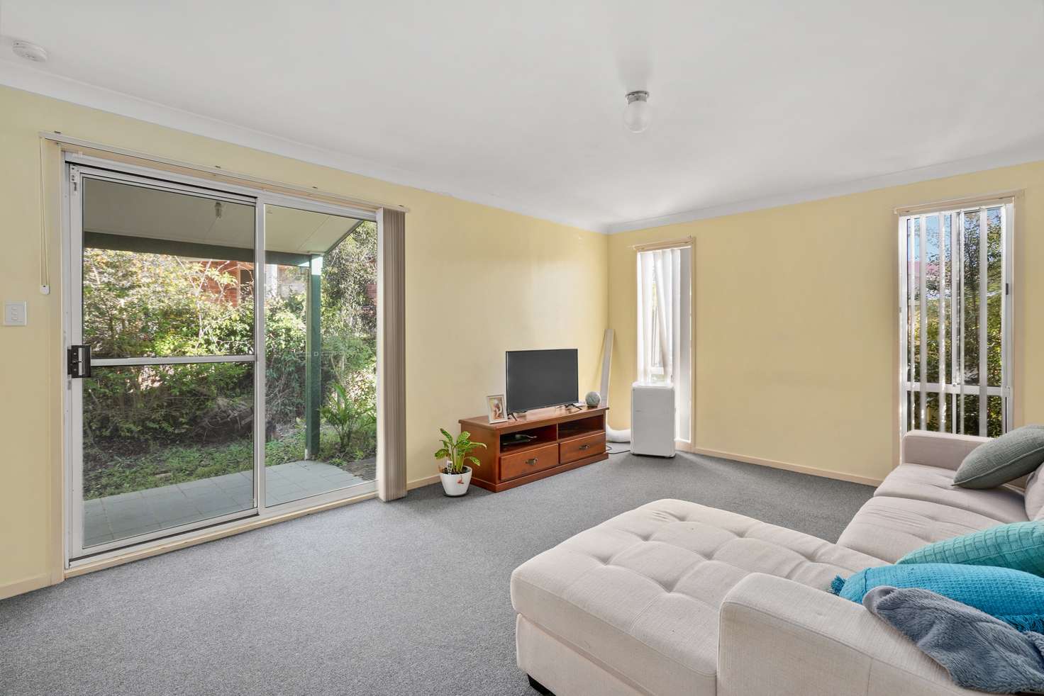 Main view of Homely house listing, 1/9 Holly Close, Lake Haven NSW 2263